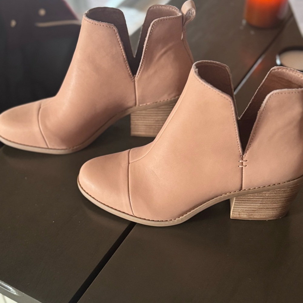 TOMS Women's Pink Ankle Boots - Picture 7 of 9